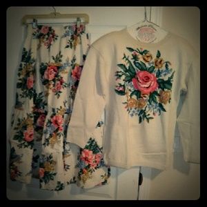 1980's Adrienne Vittadini Hand Knit Sweater Skirt